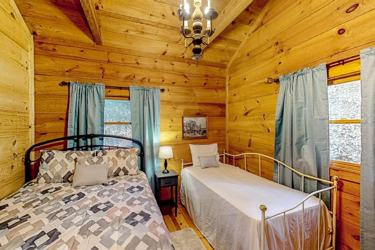 The Scaly Mountain Cabin Bagian luar foto